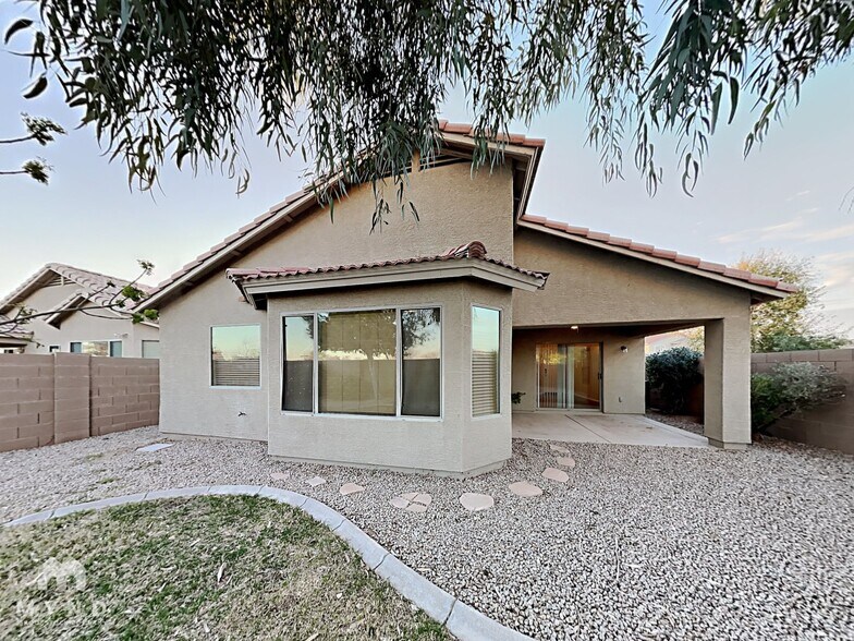 Building Photo - 33921 N Barbara Dr