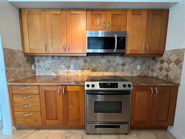 Building Photo - 1755 E Hallandale Beach Blvd