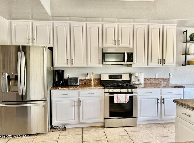 Building Photo - 12768 N Lantern Way