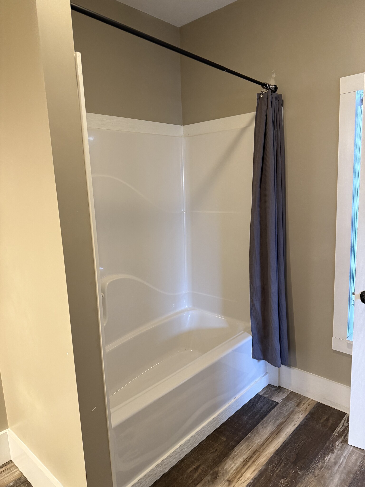 Building Photo - 1109 5th Street Rd