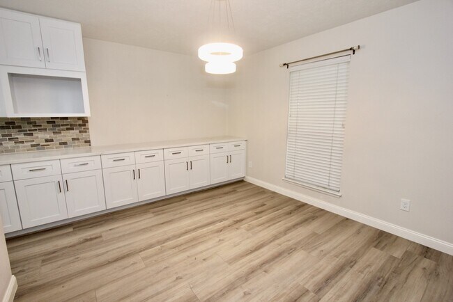 Building Photo - 3015 Green Fields Dr