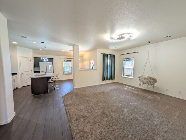 Building Photo - Chic 3 bedroom in Jenks with neighborhood park