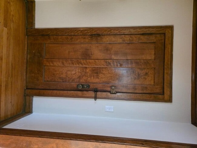 Building Photo - 1 bedroom in CHICAGO IL 60620