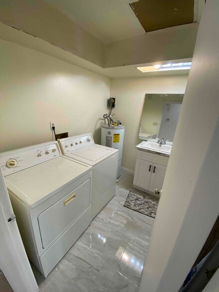 Building Photo - 916 Buccaneer Dr