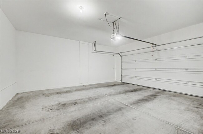 Building Photo - 7552 Blue Lotus Ave