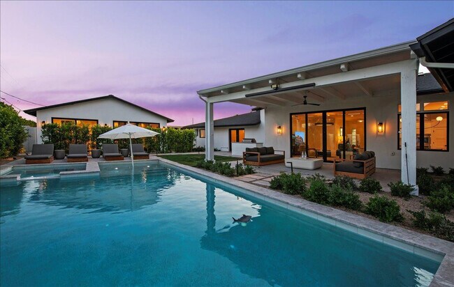 Building Photo - 3631 N 54th Ct