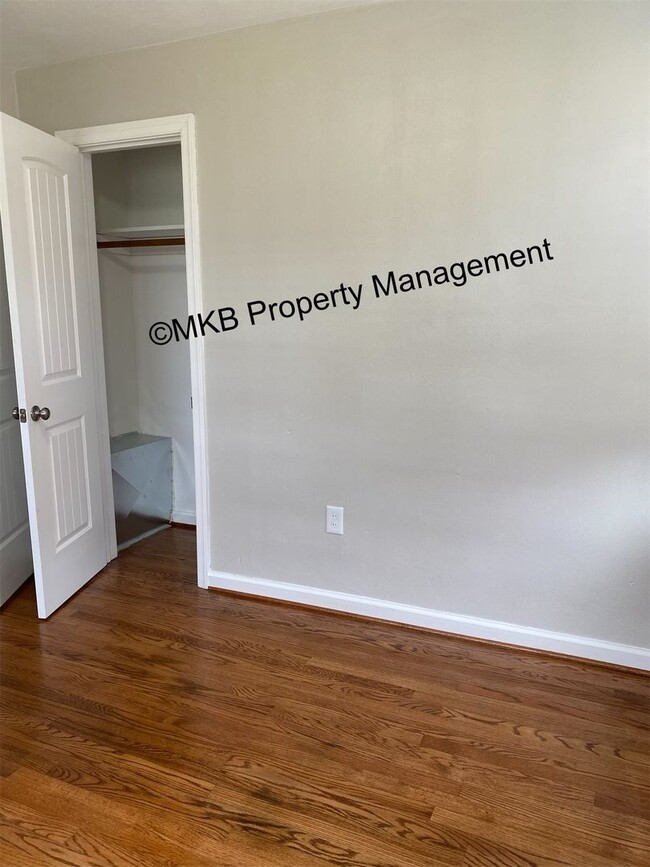 Building Photo - Beautiful Ranch located in Roanoke County