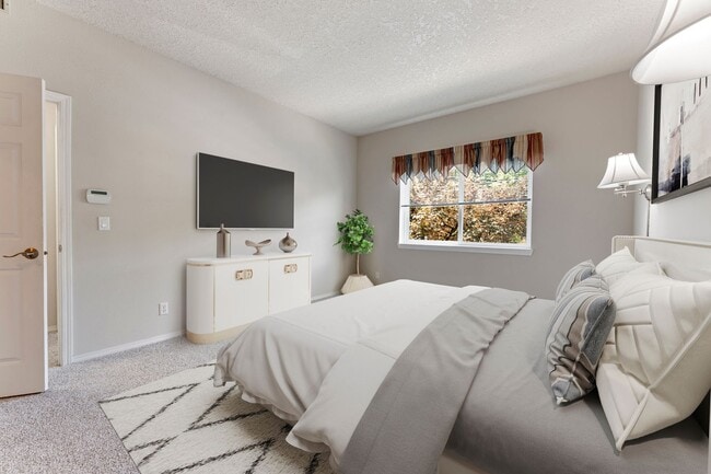 Building Photo - 3-bedroom 2 bath condo with a balcony in s...