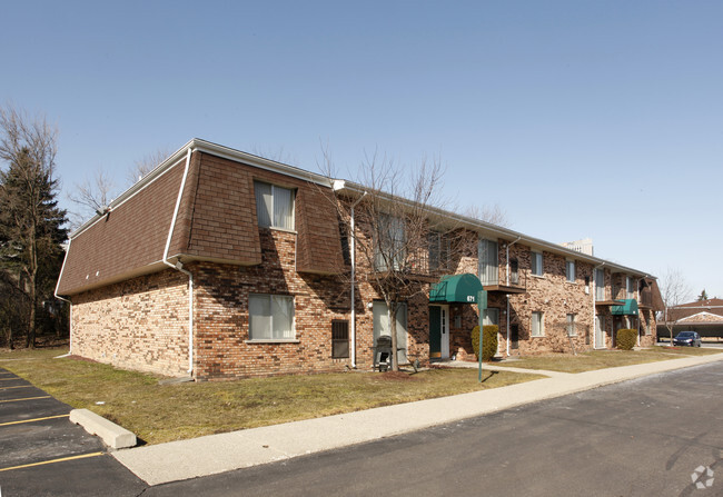 Primary Photo - Churchill Square Apartments