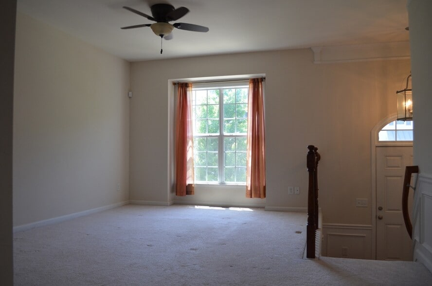 Living Area 2 - 1371 Thornborough Dr