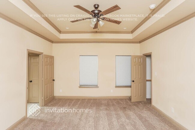 Building Photo - 405 E Aimee St