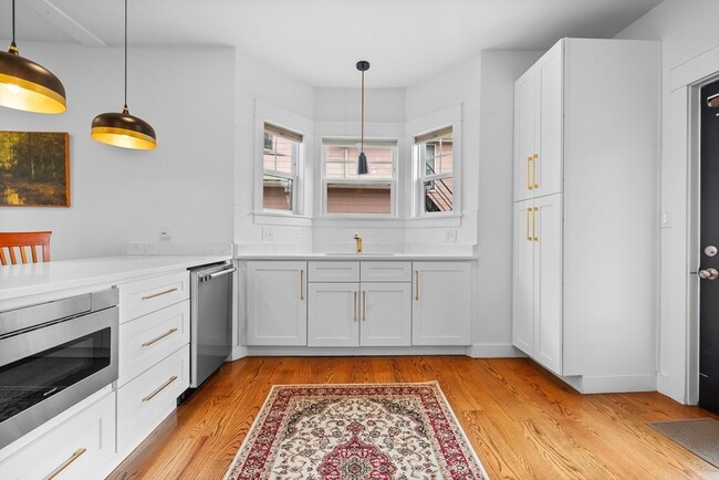 Building Photo - 38 Chester St