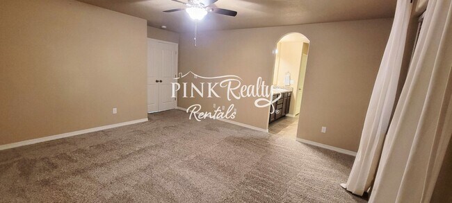 Building Photo - 9527 Desert Lily Cir