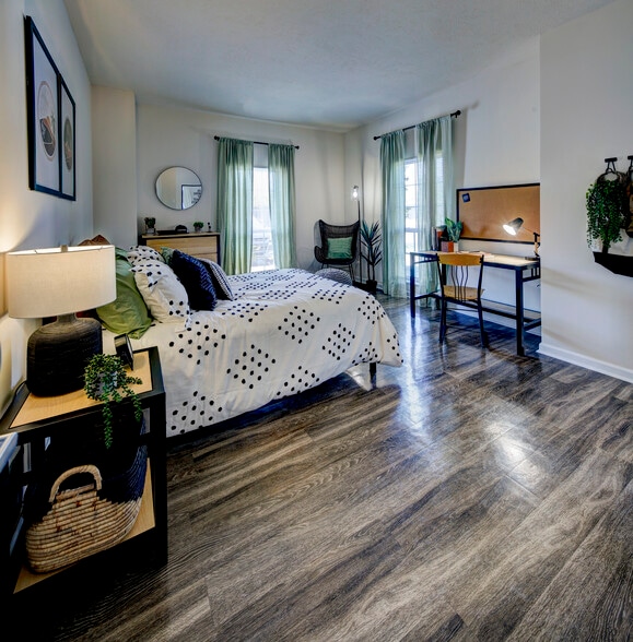 Building Photo - Peninsular Place