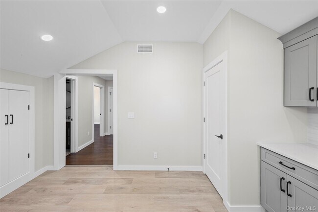 Building Photo - 42 Lamport Ave