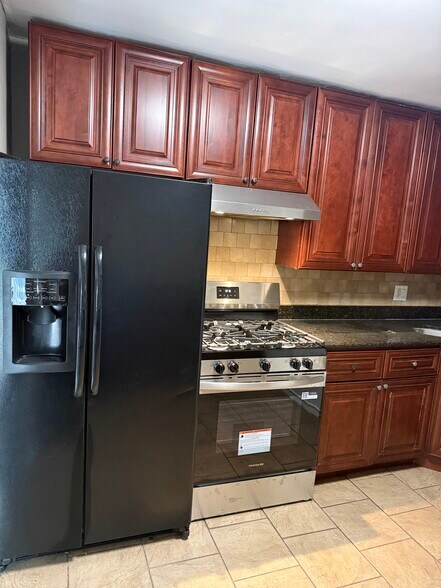Building Photo - 1003 Centurion Ln