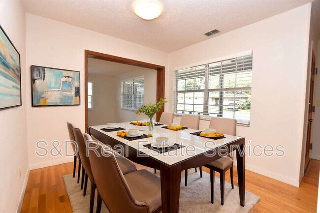 Building Photo - 1503 Hanson Ave