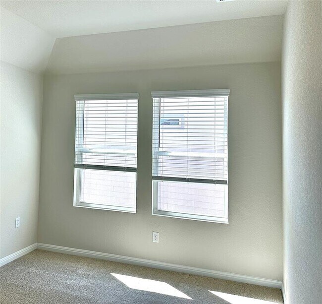 Building Photo - 101 Rita Blanca Bnd