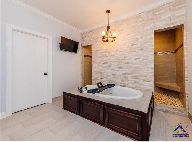 Building Photo - 111 S Carmenville Dr