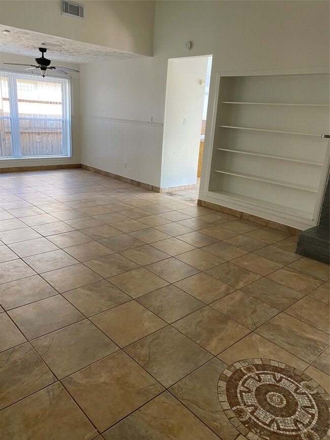 Building Photo - 2023 Havenhouse Dr