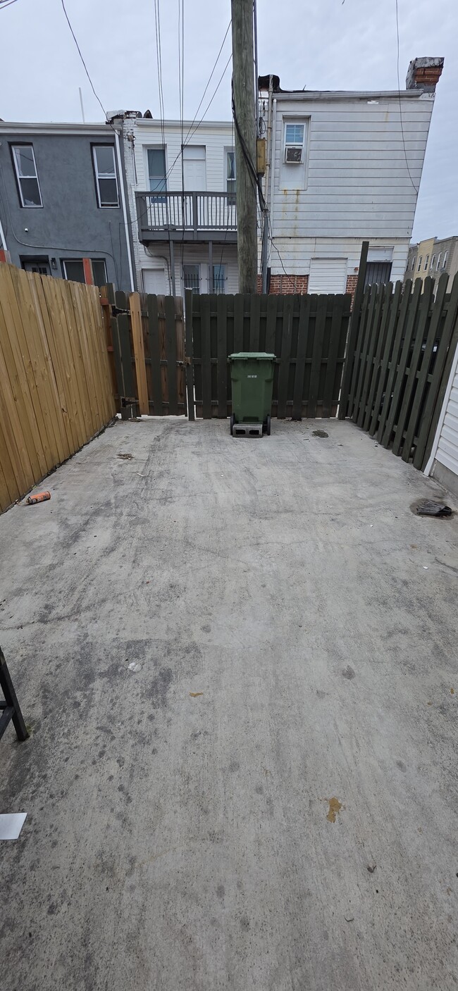 Building Photo - 532 N Belnord Ave