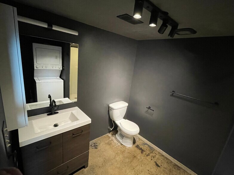 Building Photo - 440 W 900 S
