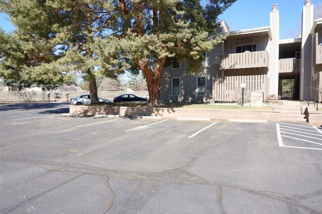 Primary Photo - Adorable 1st floor 2 bedroom 1 bath condo ...