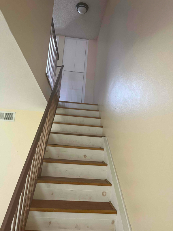 Building Photo - 565 Beverly Pl