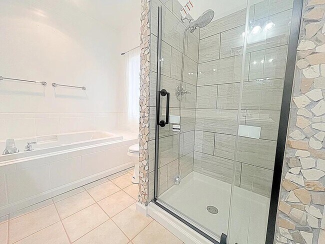 Building Photo - 206 Beauclair Dr