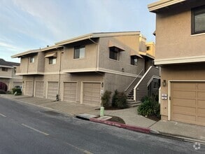 Building Photo - 222 Bonita Ln
