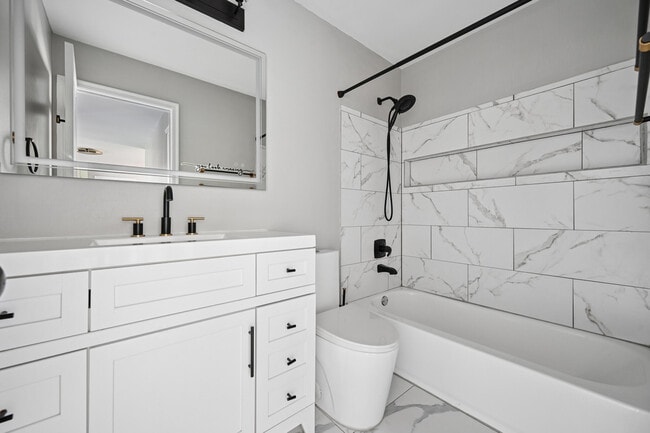 Building Photo - 3947 Buckhill Dr