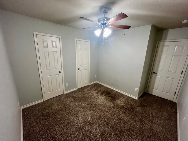 Building Photo - 1600 Knight Trail