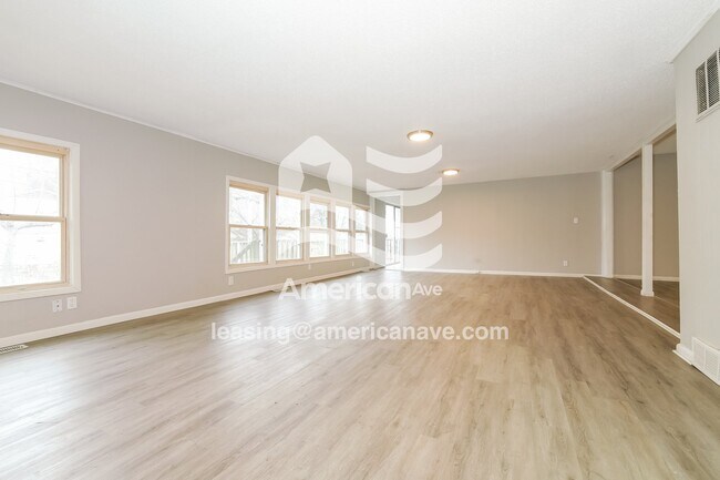 Building Photo - 7700 E 108 Terrace