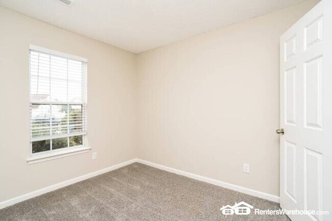 Building Photo - Nice 3 bedroom 2 bath