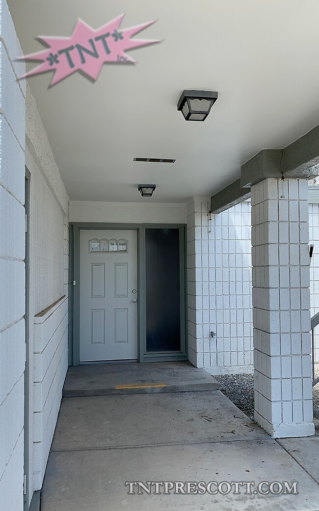 Building Photo - Villas at the Ridge Condo