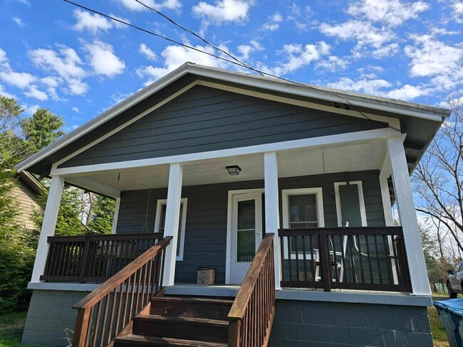 Building Photo - 114 Carolina Ave