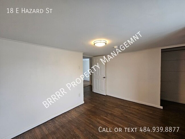 Building Photo - 18 E Hazard St