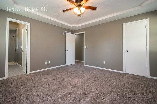 Building Photo - 15400 W 151st Terrace
