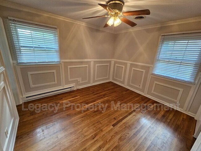 Building Photo - 3700 Miller Dr