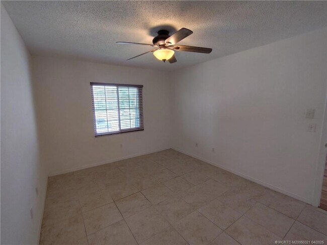 Building Photo - 950 S Kanner Hwy