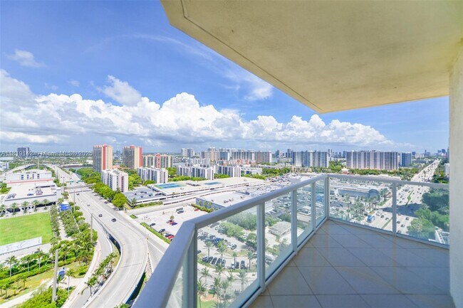 Building Photo - 16699 Collins Ave