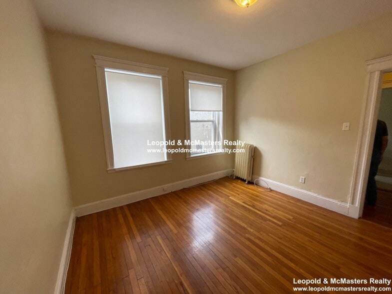 Building Photo - 255 Kelton St