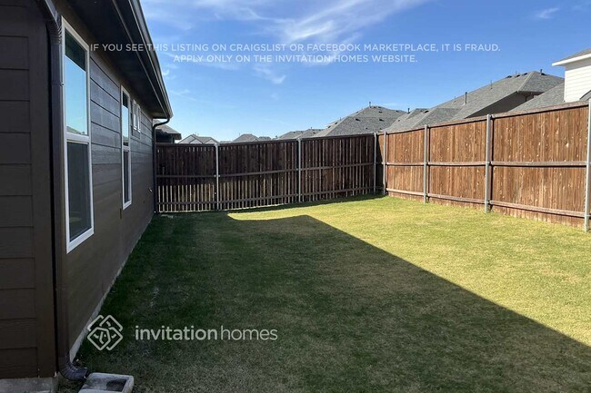 Building Photo - 701 Rain Barrel Pl