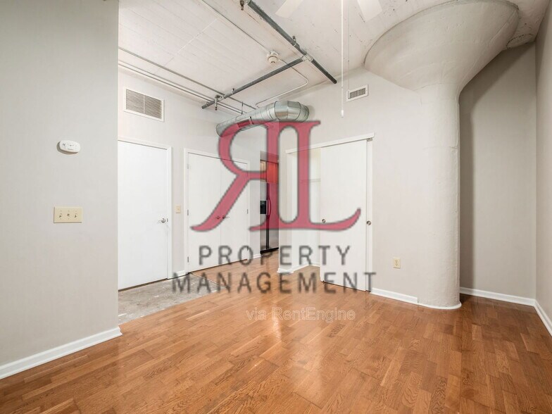 Building Photo - 221 N Front St