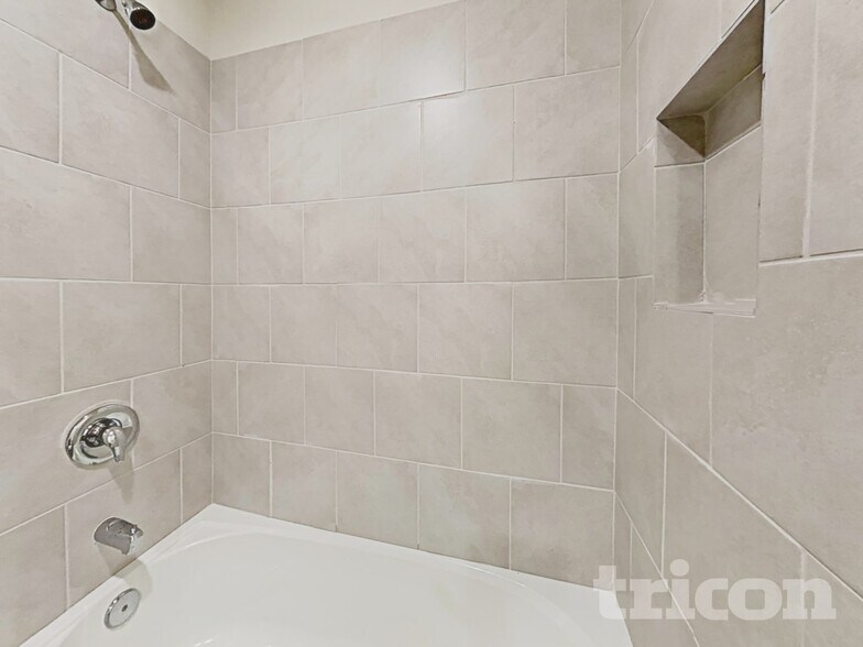 Building Photo - 11031 Chatham Ct