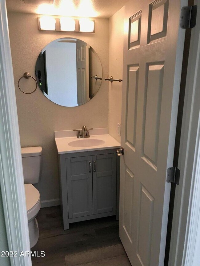 Building Photo - 2 BEDROOM UNIT IN SURPRISE