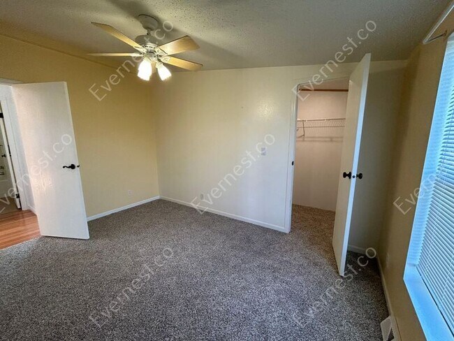 Building Photo - 1385 Antelope Dr