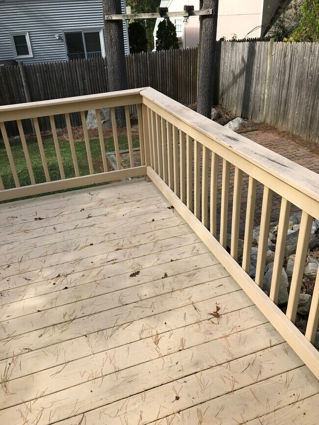 Building Photo - 16 Bowstring Way