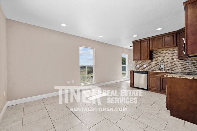 Building Photo - 4281 Silver Dove Way