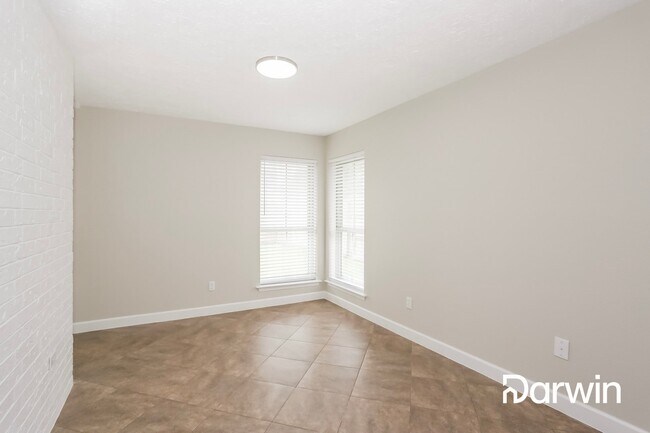 Building Photo - 314 Flora Vista Dr
